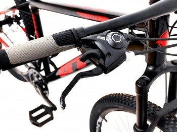 Bicicleta GTI Roma Aro 29 Quadro 17 Alumínio preto/vermelho 21V .